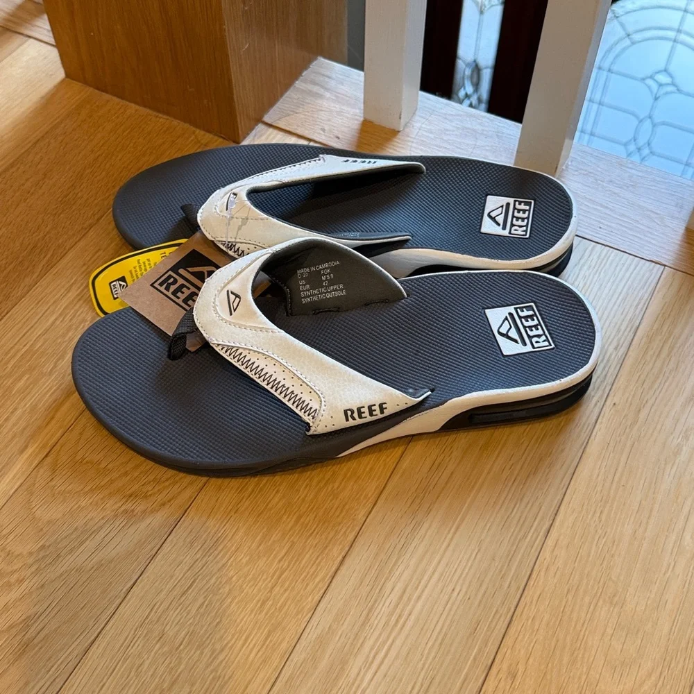 REEF men’s Fanning Low Flip Flop Sandals With Bottle Opener